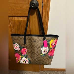 Large Coach tote with room for everything! Bonus pink Coach wallet!